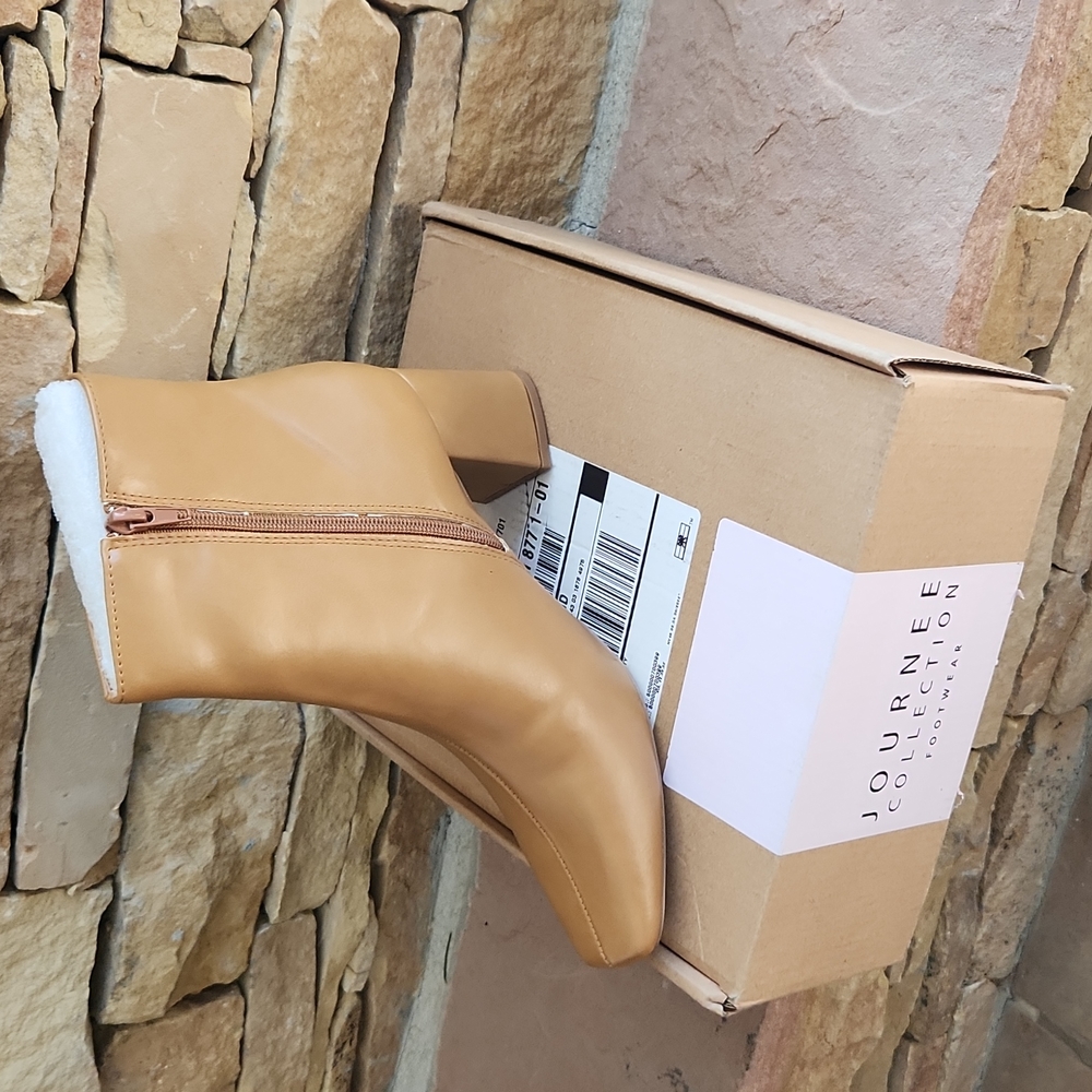 Womens 👢 - Picture 3 of 3